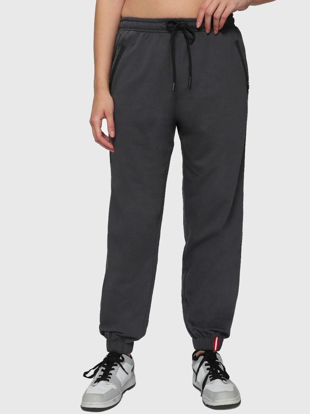 

Bewakoof Women Solid Relaxed-Fit Cotton Joggers, Grey