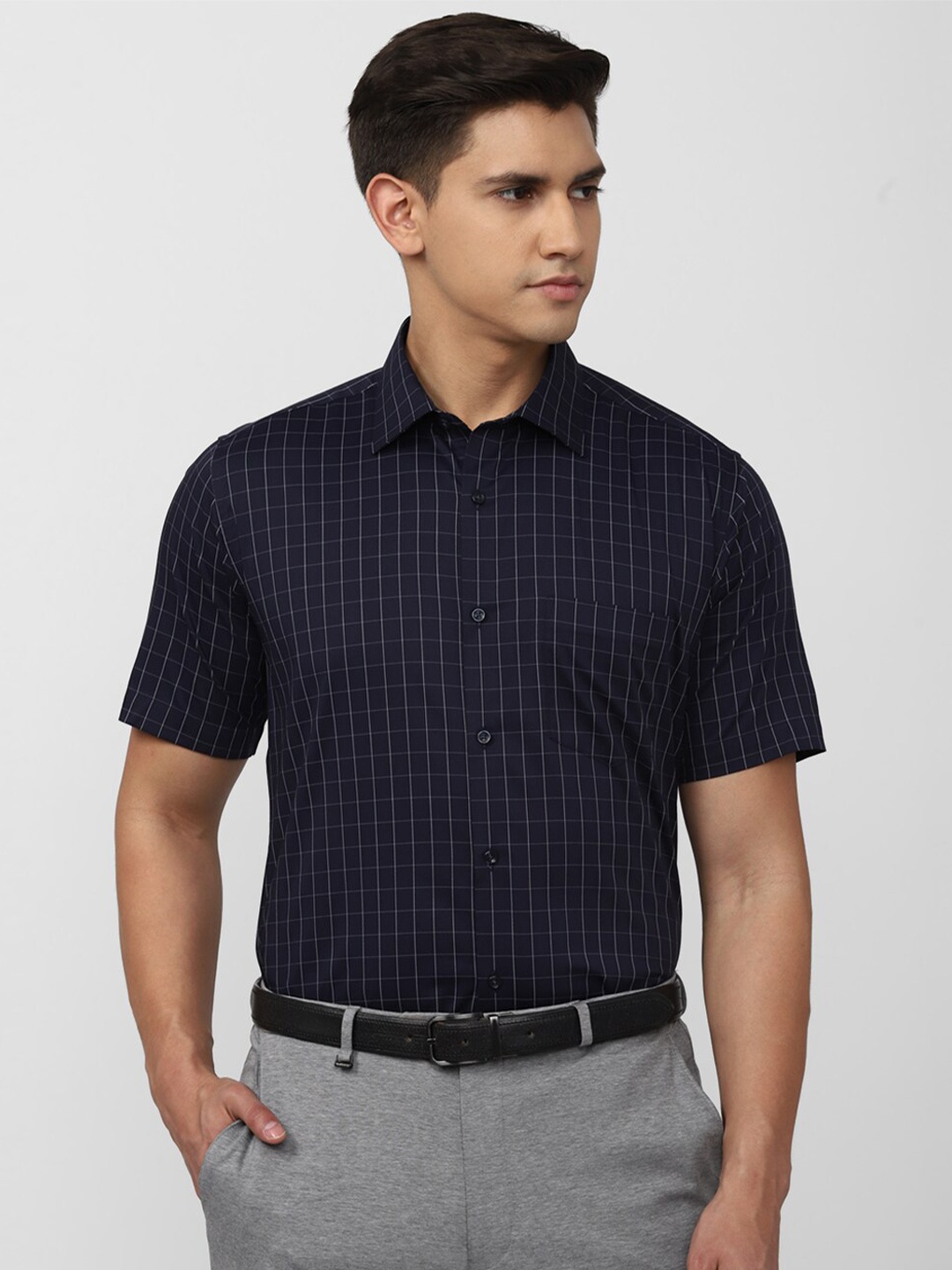

Van Heusen Checks Cotton Formal Shirt, Navy blue