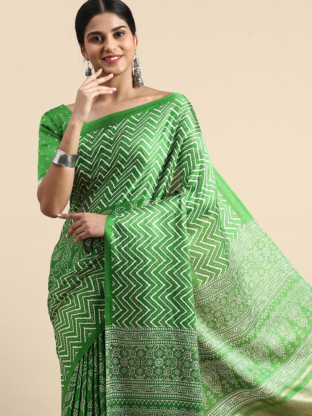 

VASTRANAND Bandhani Saree, Green