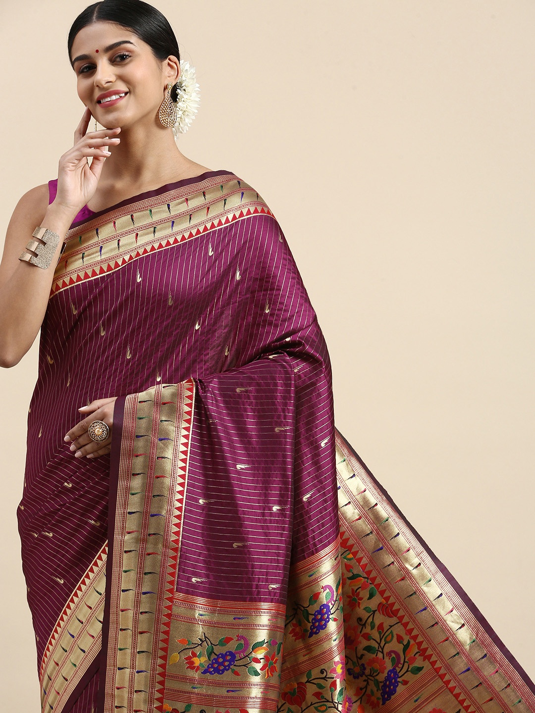 

VASTRANAND Ethnic Motifs Striped Zari Paithani Saree, Burgundy