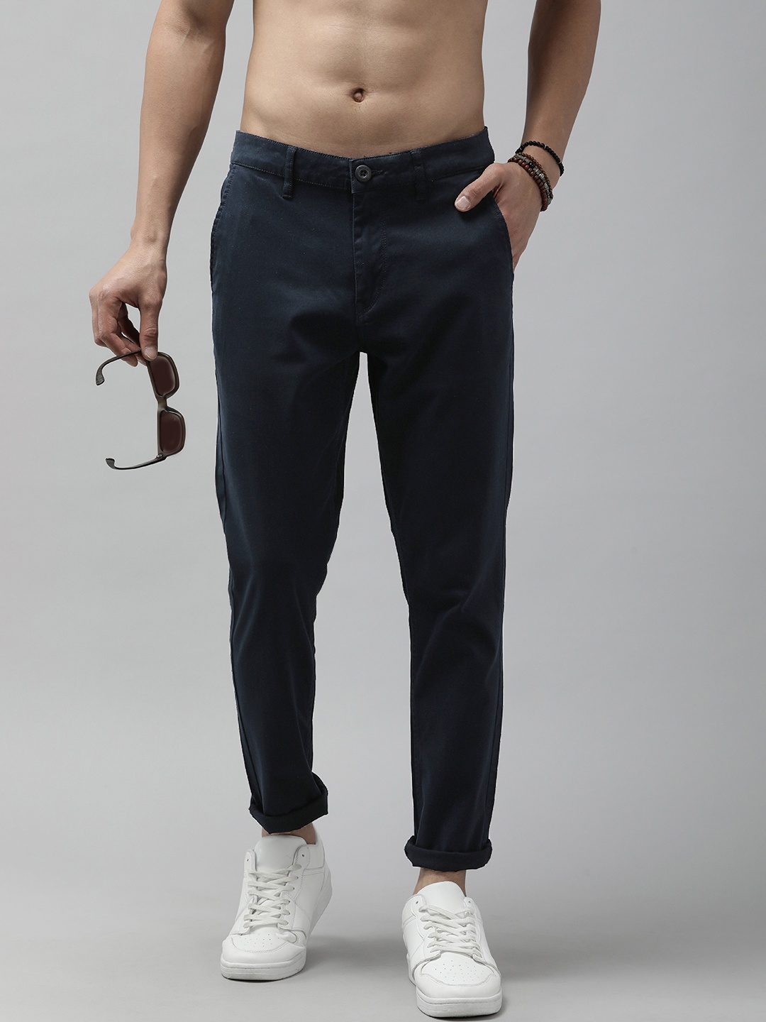 

The Roadster Life Co. Men Dave Tapered Slim Fit Chinos, Navy blue