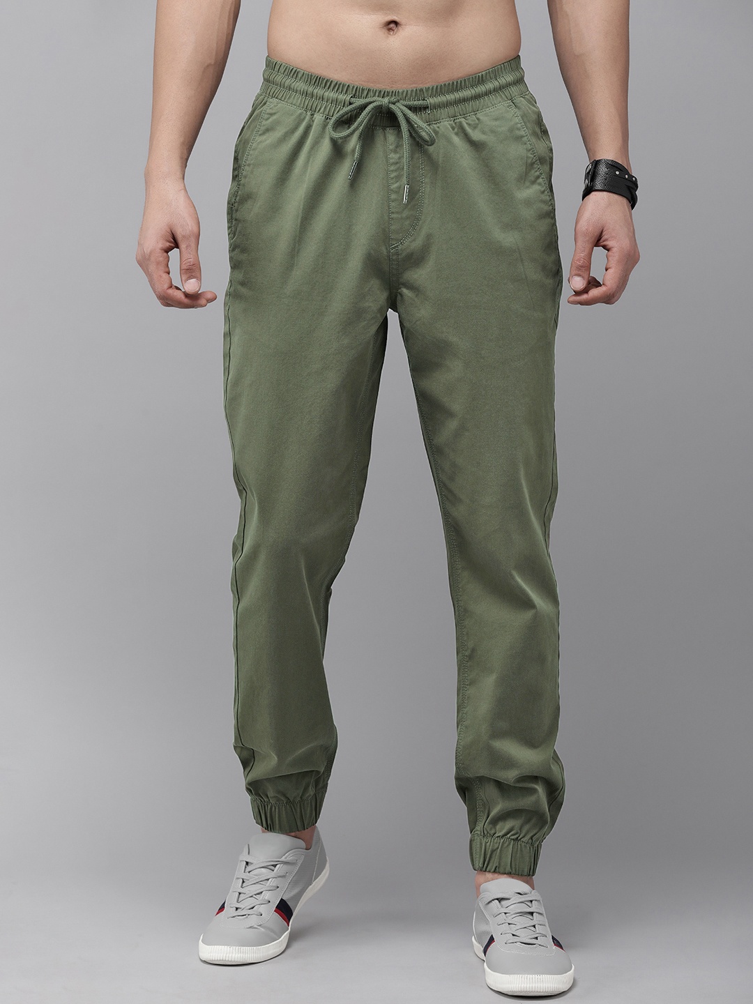 

The Roadster Life Co. Men Mid-Rise Joggers, Olive