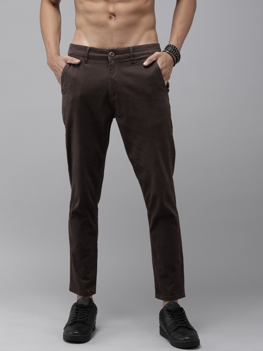 

The Roadster Life Co. Men Mid-Rise Chinos, Brown