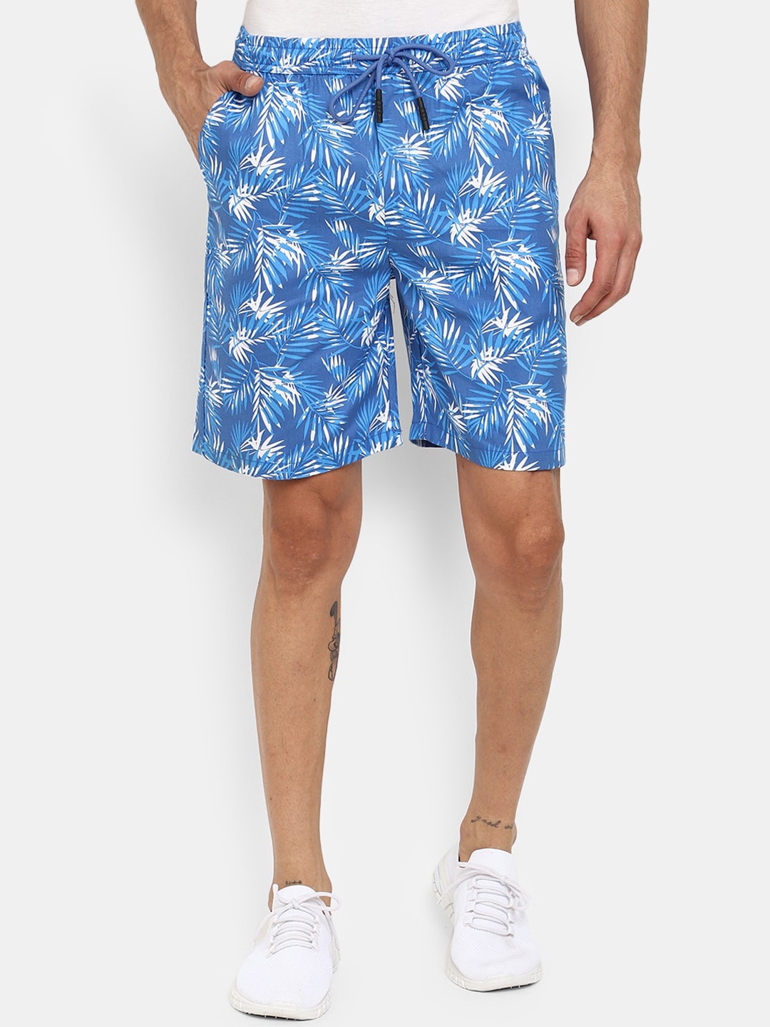 

V-Mart Men Mid-Rise Tropical Printed Cotton Shorts, Blue