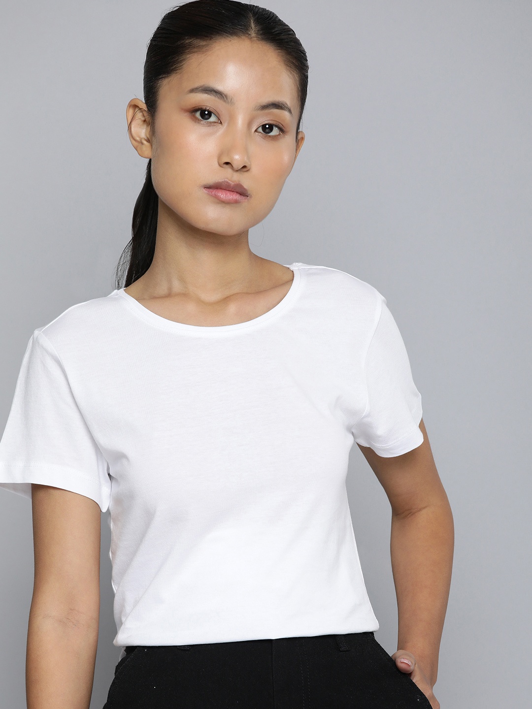 

ether Solid Regular Fit T-shirt, White