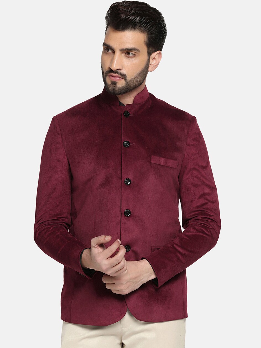 

TAHVO Men Slim-Fit Velvet Bandhgala Blazer, Maroon