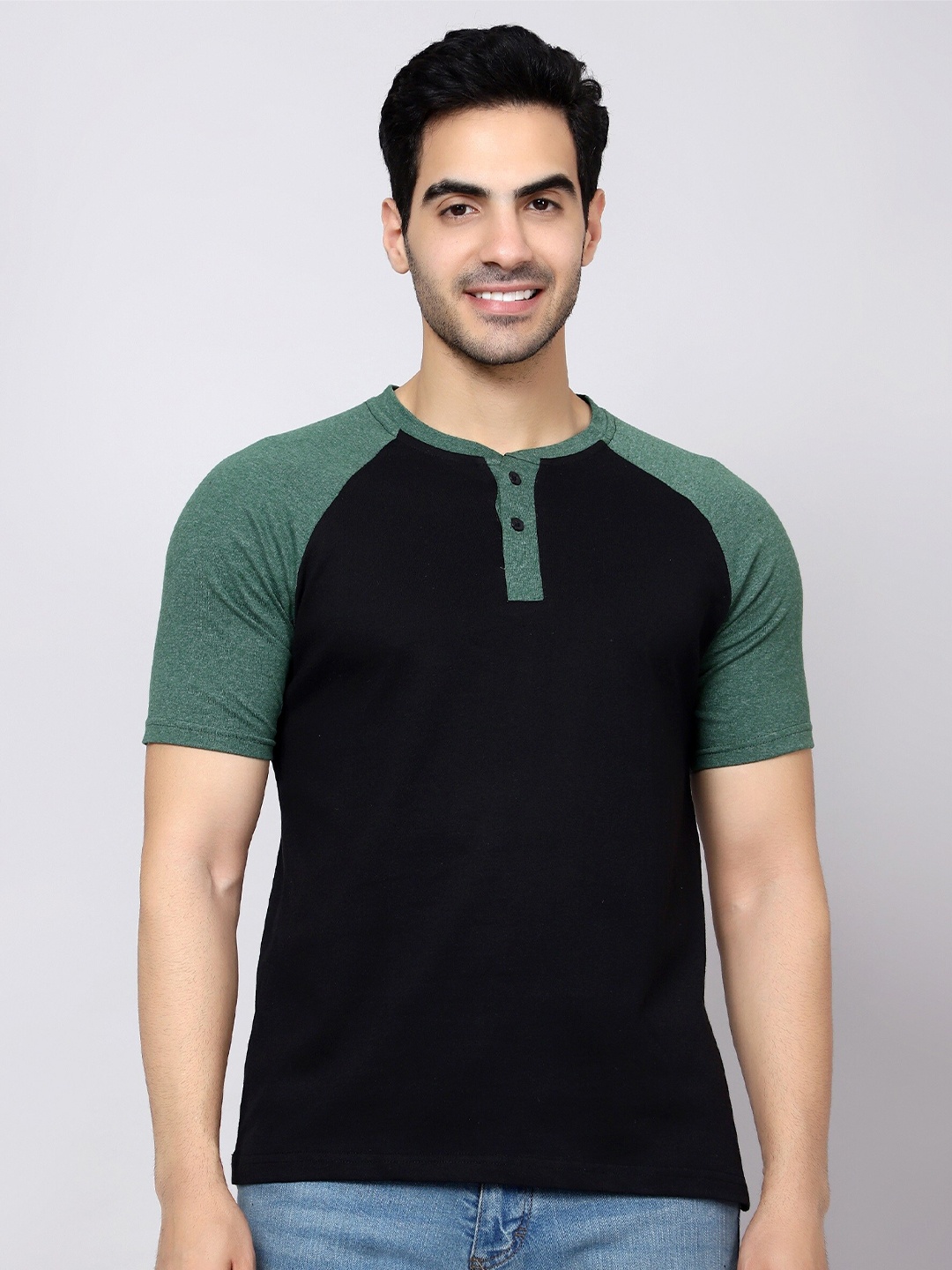 

DIAZ Raglan Sleeves Colourblocked Regular Fit Cotton T-shirt, Black