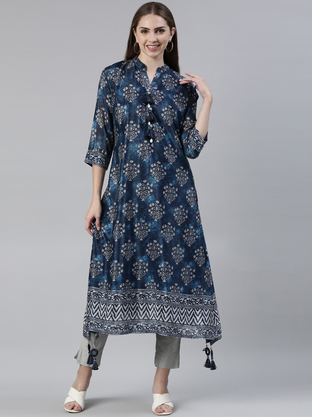 

Neerus Band Collar Printed Crepe Anarkali Kurta, Blue