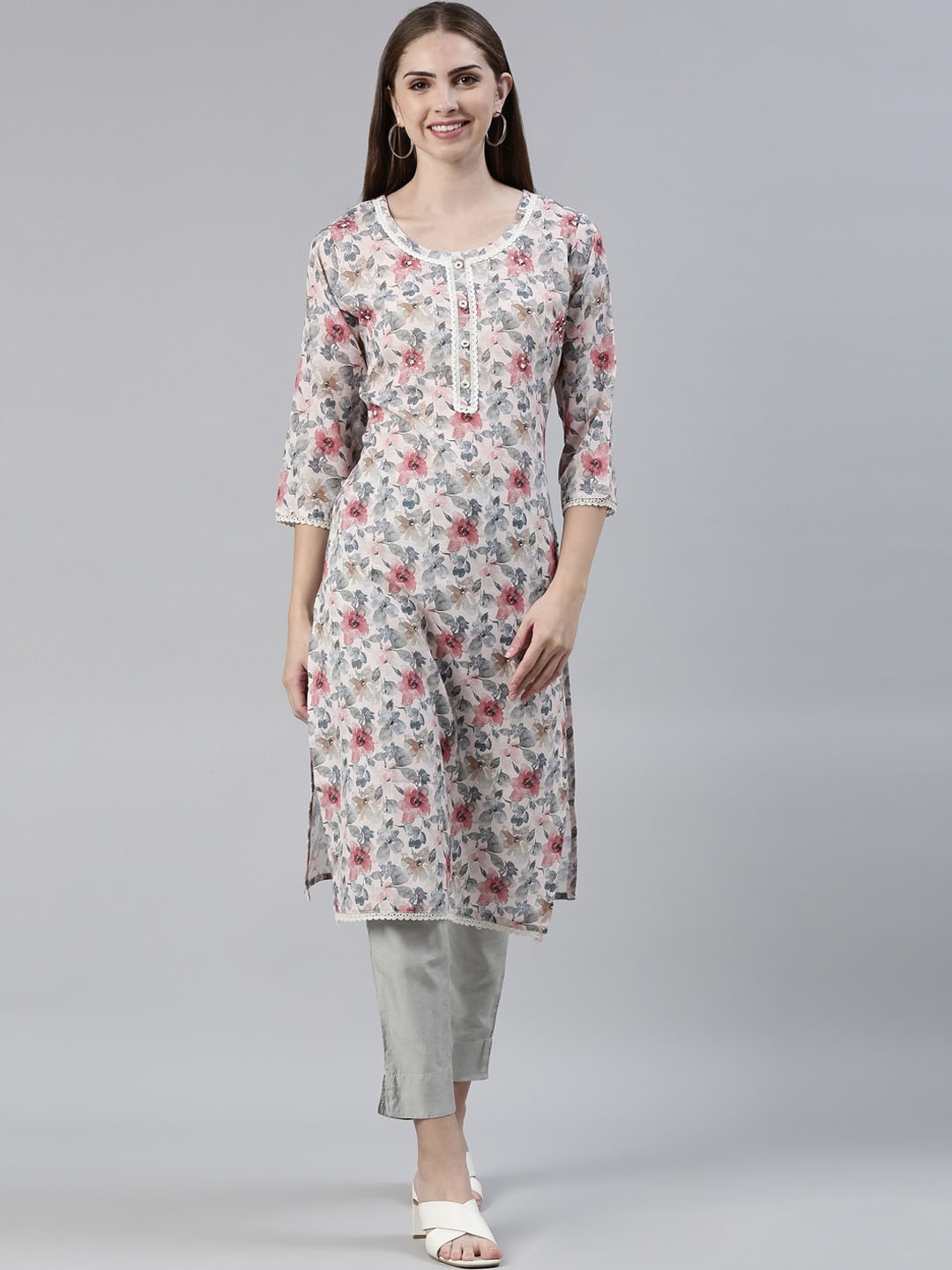 

Neerus Floral Printed Round Neck Kurta, Pink