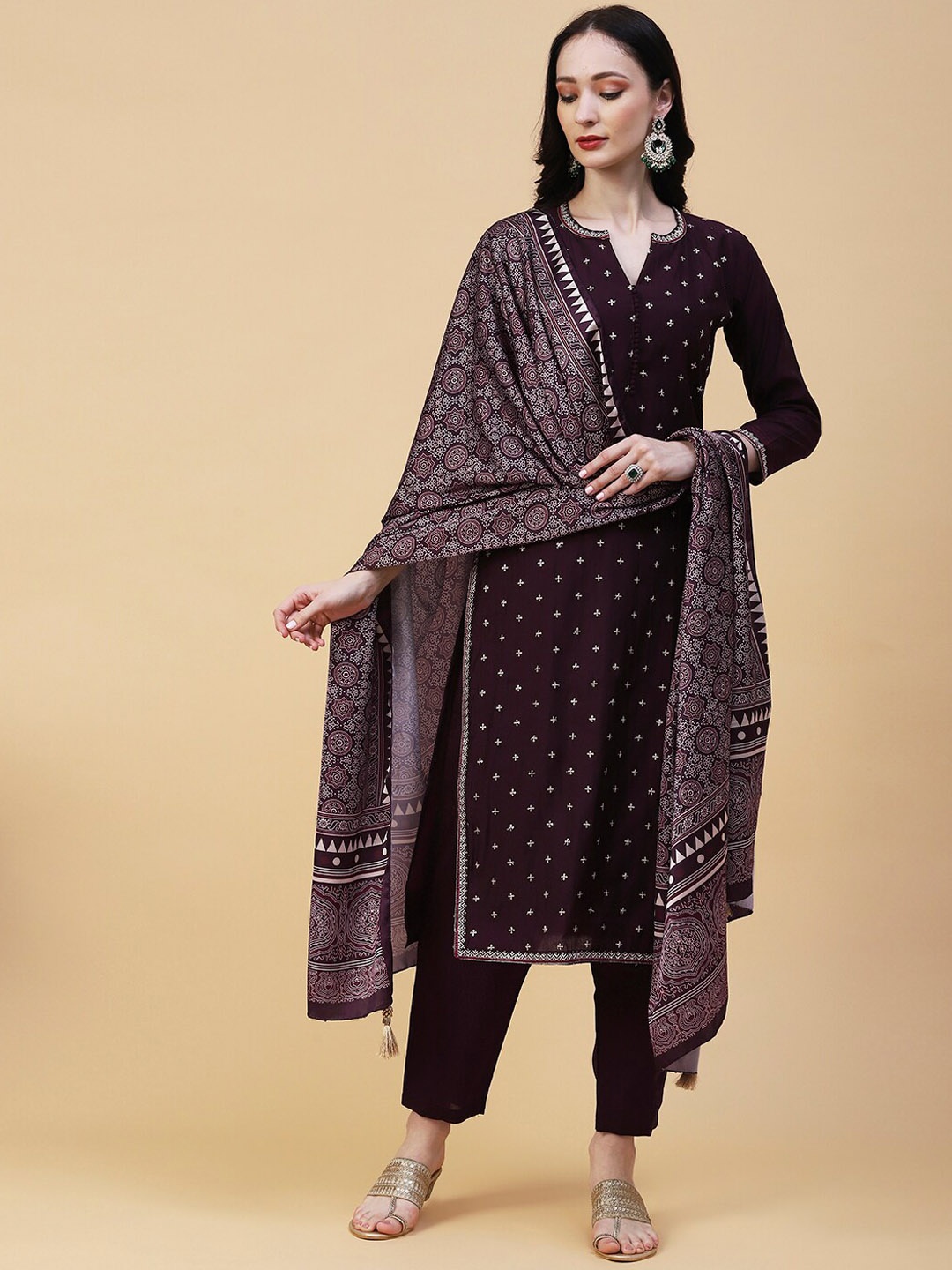 

FASHOR Ethnic Motifs Embroidered Kurta With Trousers & Dupatta, Burgundy