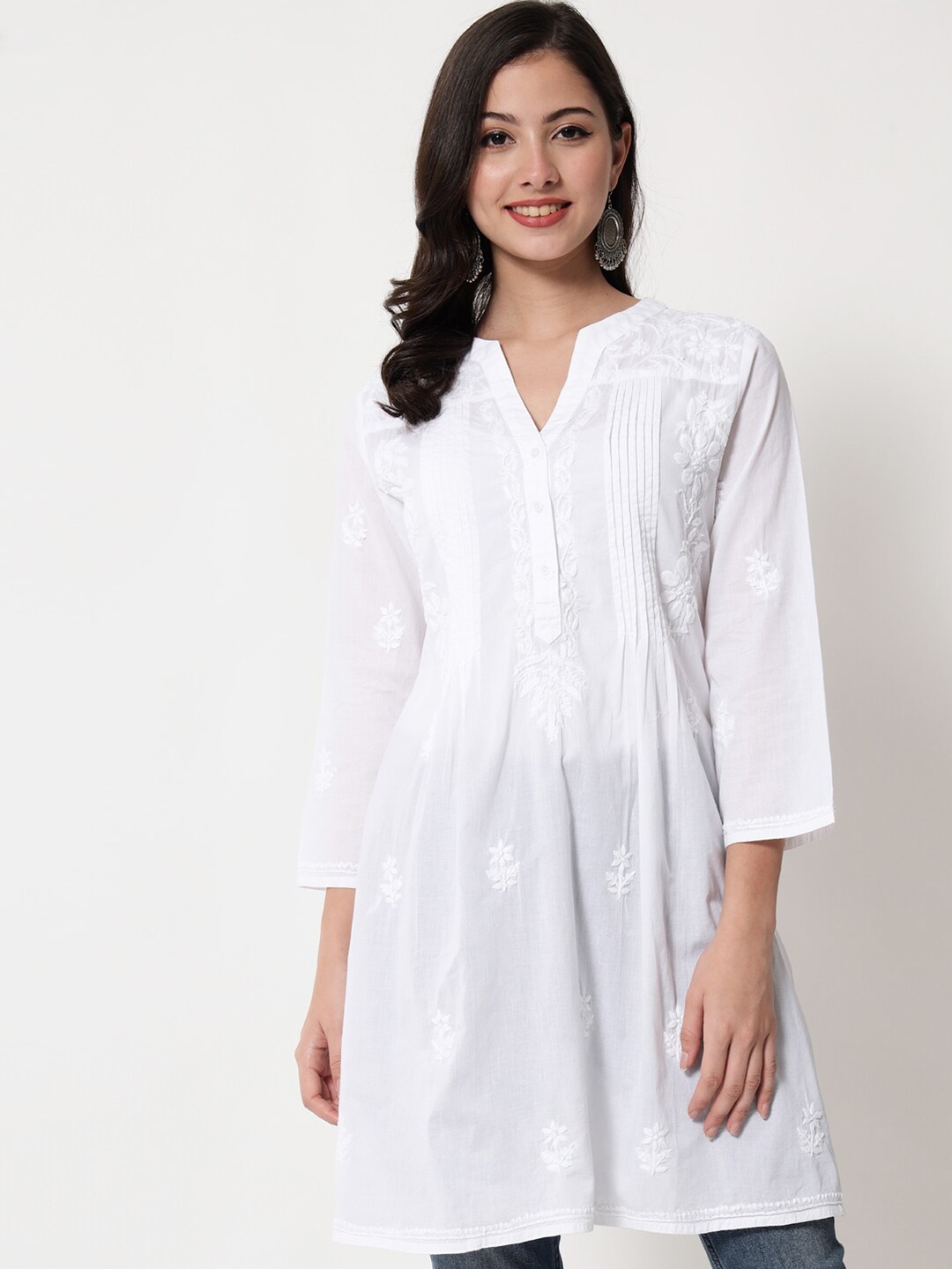 

PARAMOUNT CHIKAN Floral Chikankari Embroidered Cotton Tunic, White