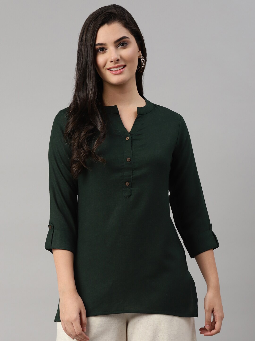 

MALHAAR Mandarin Collar Roll-Up Sleeves Straight Pure Cotton Kurti, Green