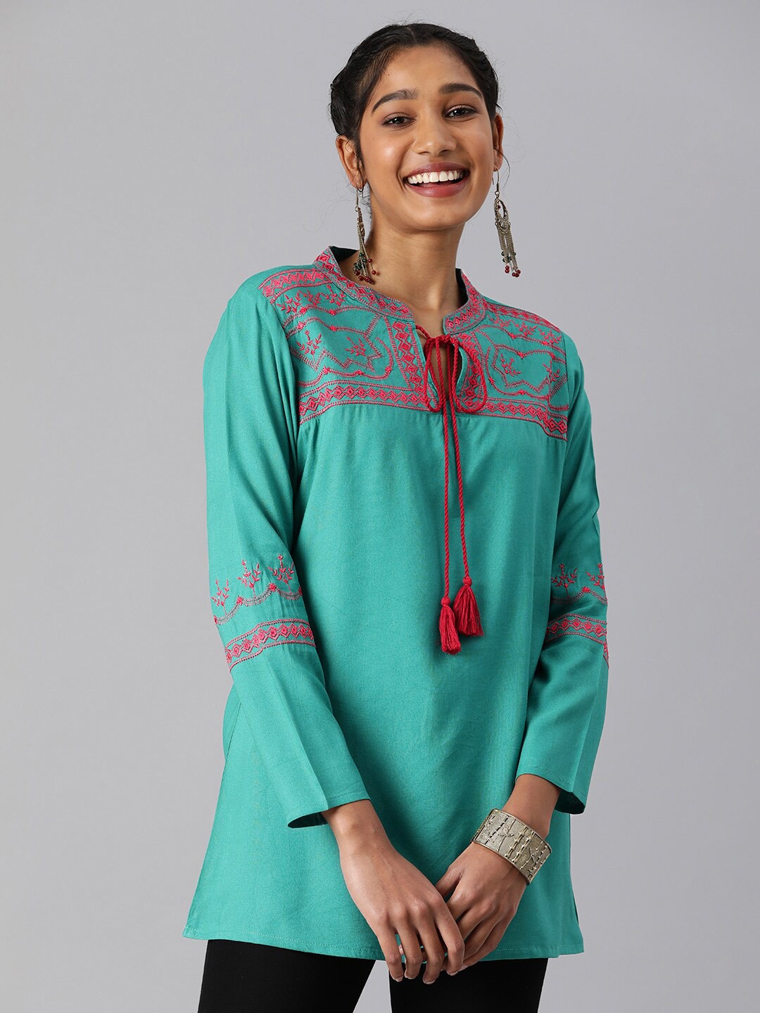 

MALHAAR Floral Embroidered Mandarin Collar A-Line Top, Green