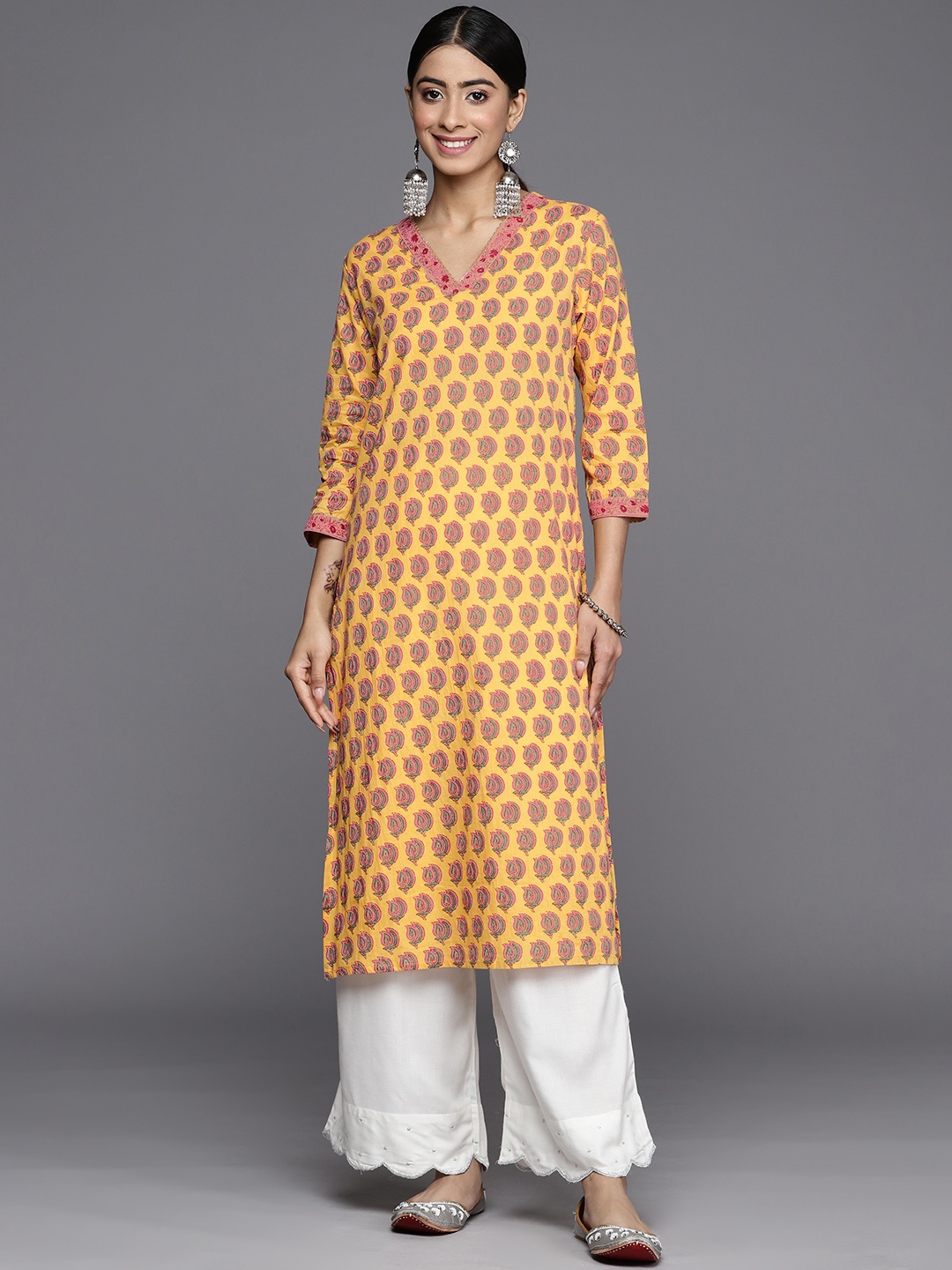 

Varanga Ethnic Motifs Printed Gotta Patti Cotton Kurta, Yellow