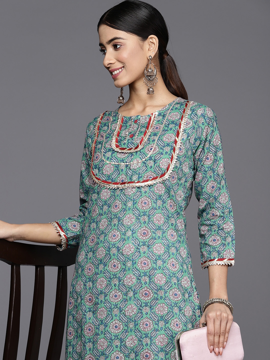 

Varanga Women Green & Blue Floral Printed Kurta