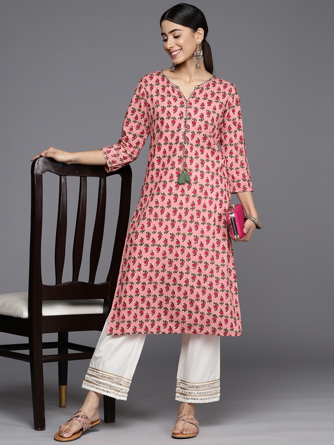 

Varanga Women Pink Floral Printed Kurta