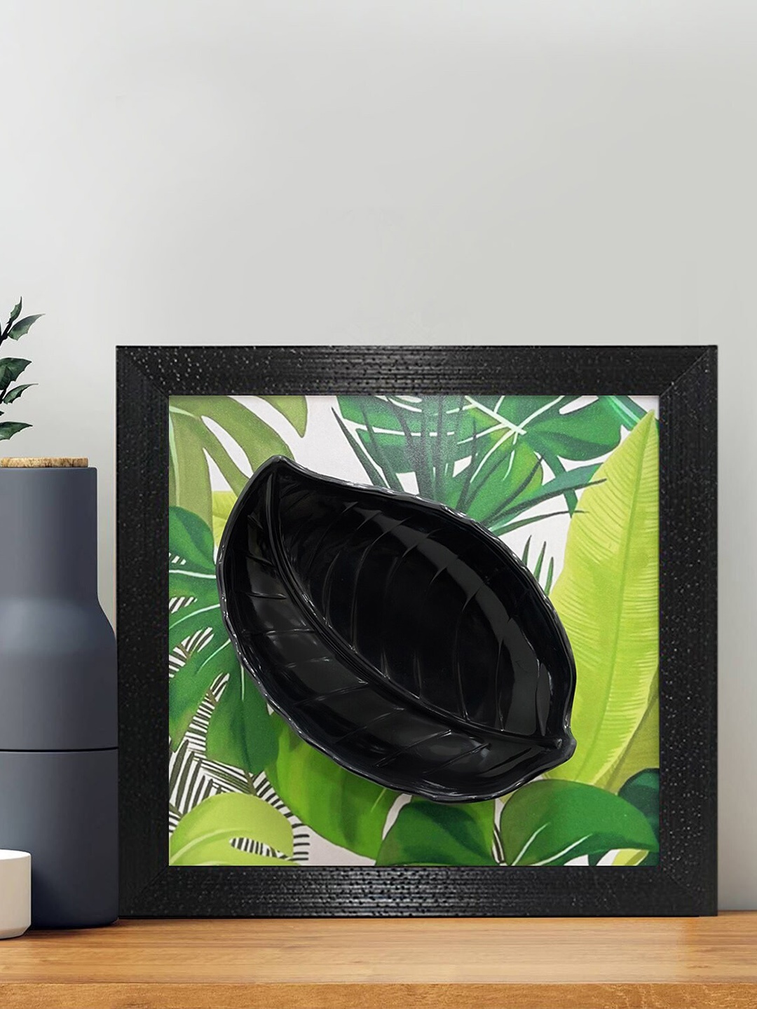 

Gallery99 Black & Green Leaf Printed Framed Wall Painting