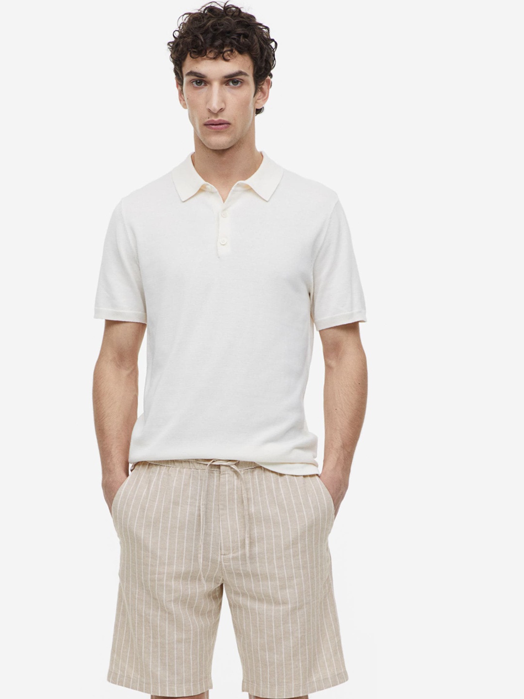 

H&M Men Shorts Relaxed Fit, Beige