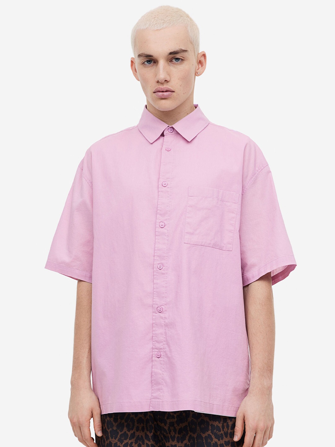 

H&M Men Relaxed Fit Short-sleeved shirt, Purple