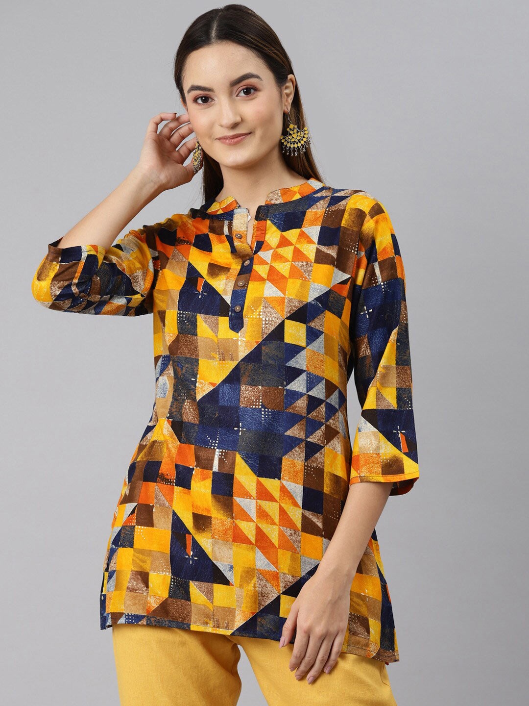 

MALHAAR Geometric Printed Mandarin Collar Kurti, Mustard