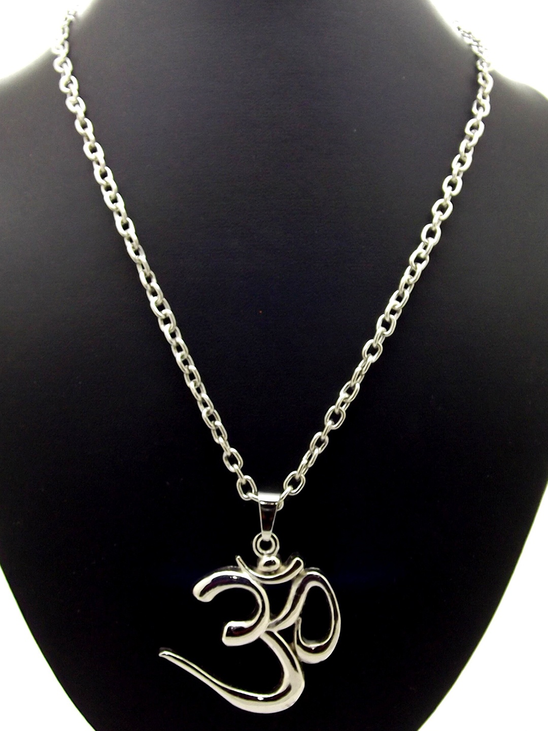 

FEMMIBELLA Men Silver-Plated Chain with Pendant