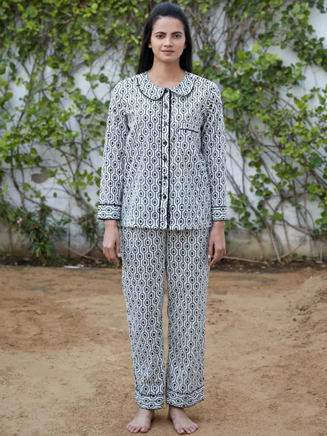 

Ambraee Geometric Printed Night Suit, Black