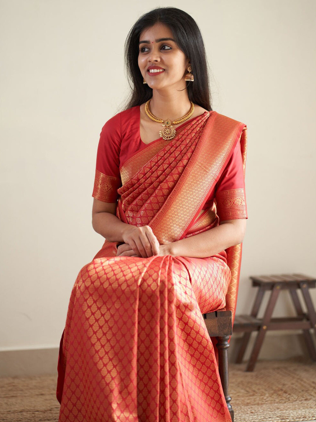 

Wuxi Red Woven Design Pure Silk Kanjeevaram Saree