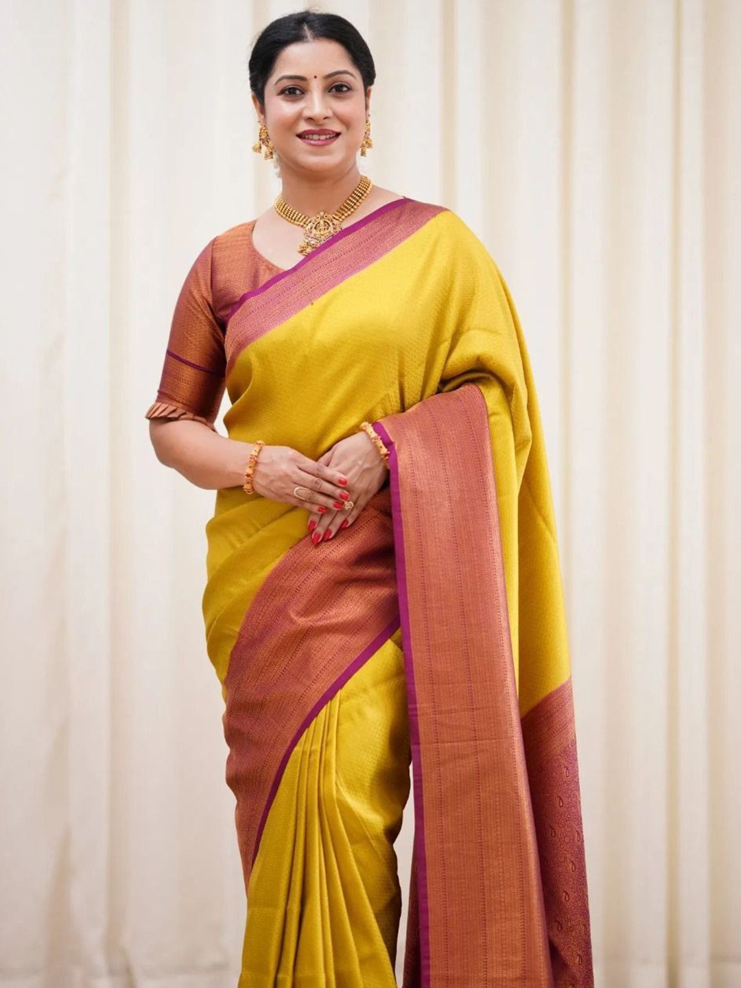 

Wuxi Woven Design Pure Silk Kanjeevaram Saree, Yellow