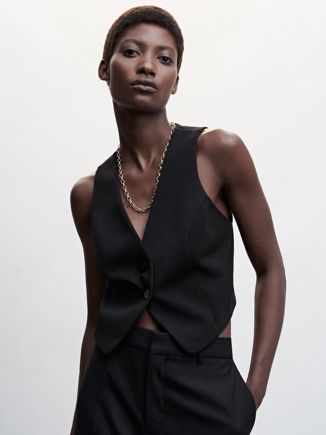 

MANGO V-Neck Crop Sustainable Waistcoat, Black
