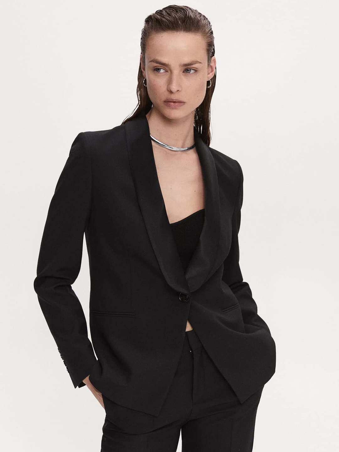 

MANGO Satin Finish Shawl Collar Tuxedo Front Style Single Breasted Regular-Fit Blazer, Black