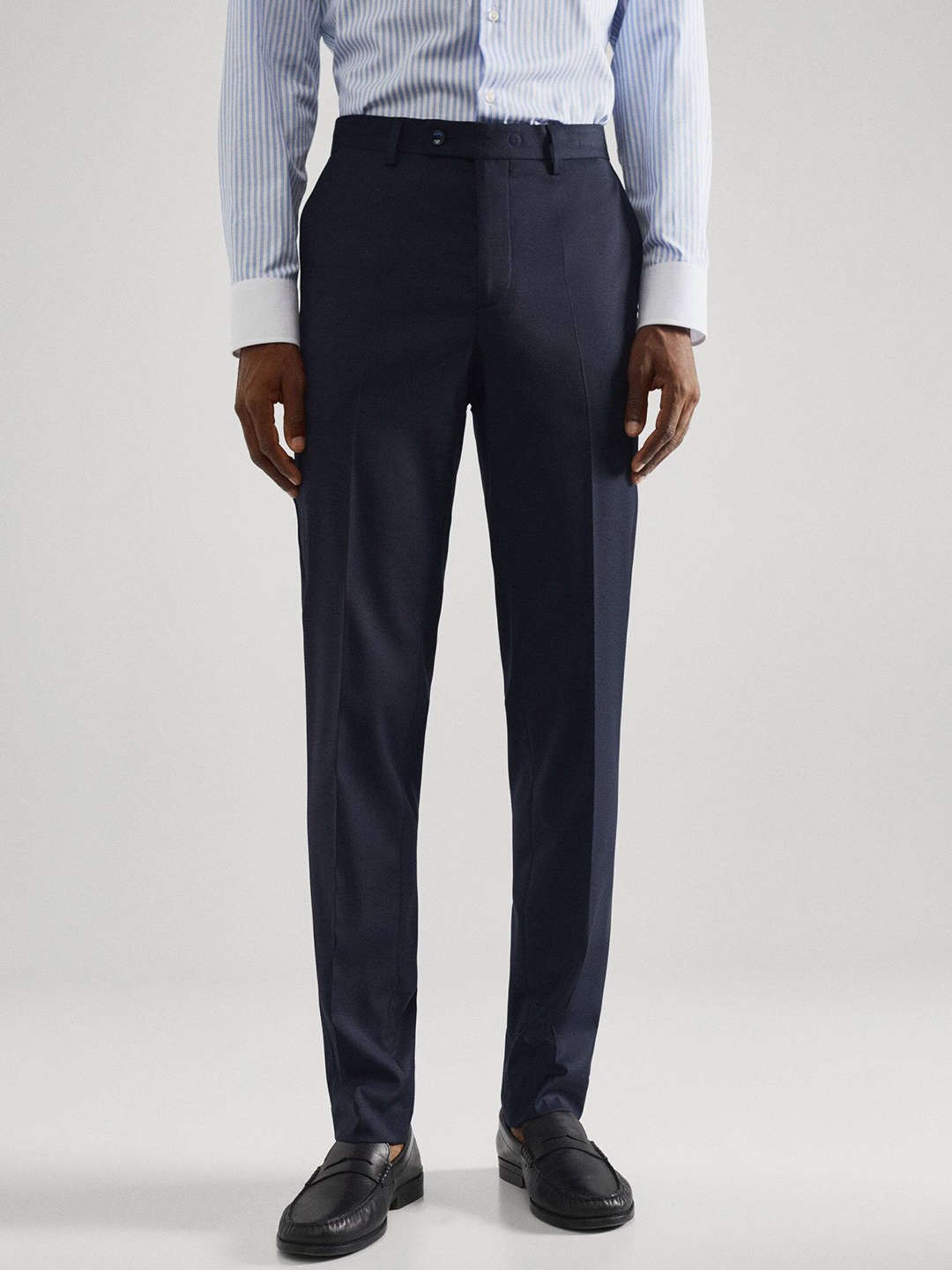 

MANGO MAN Solid Mid-Rise Trousers, Navy blue