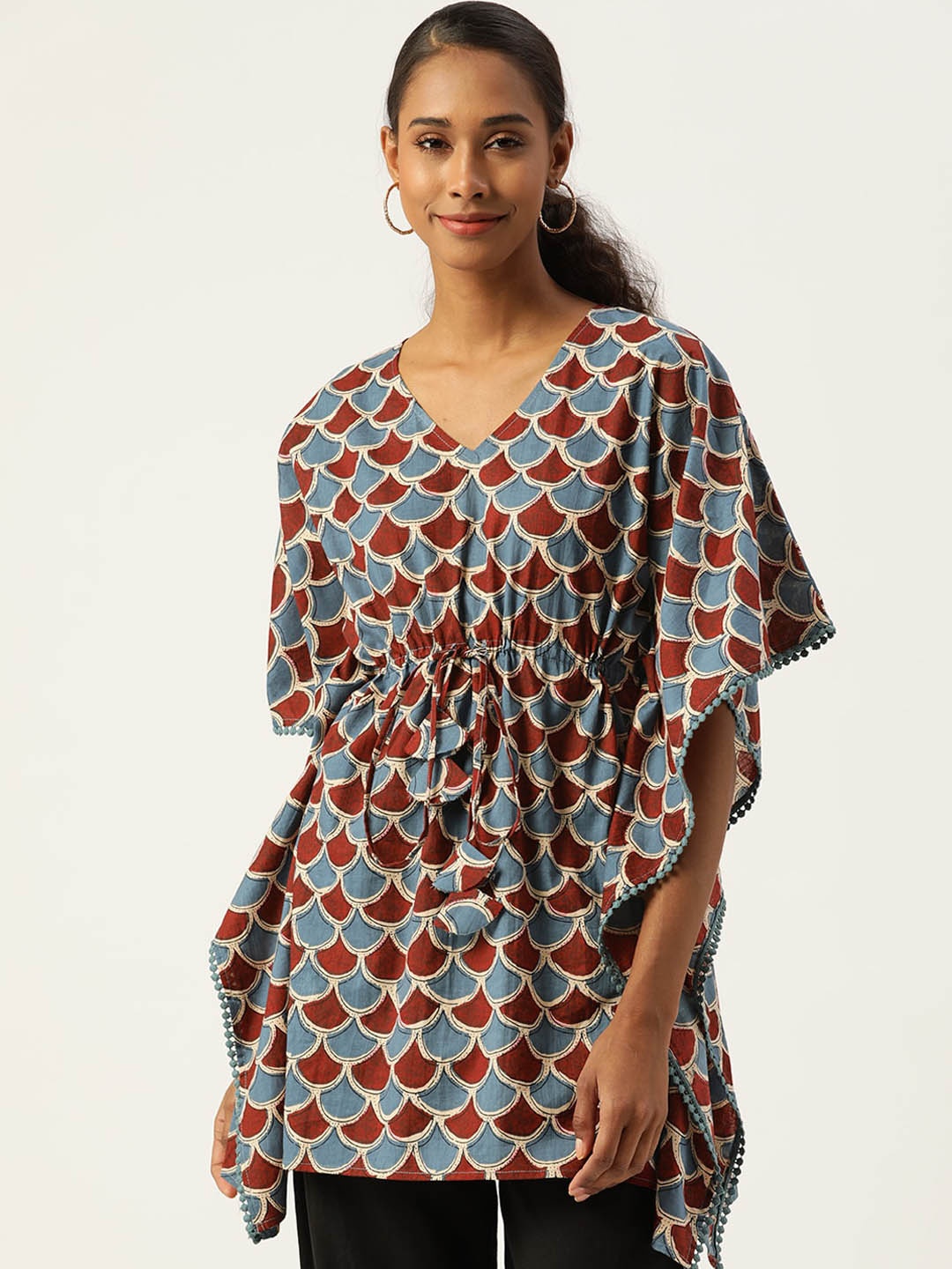 

Sangria Geometric Printed V-Neck Flared Sleeves Kaftan Kurti, Blue