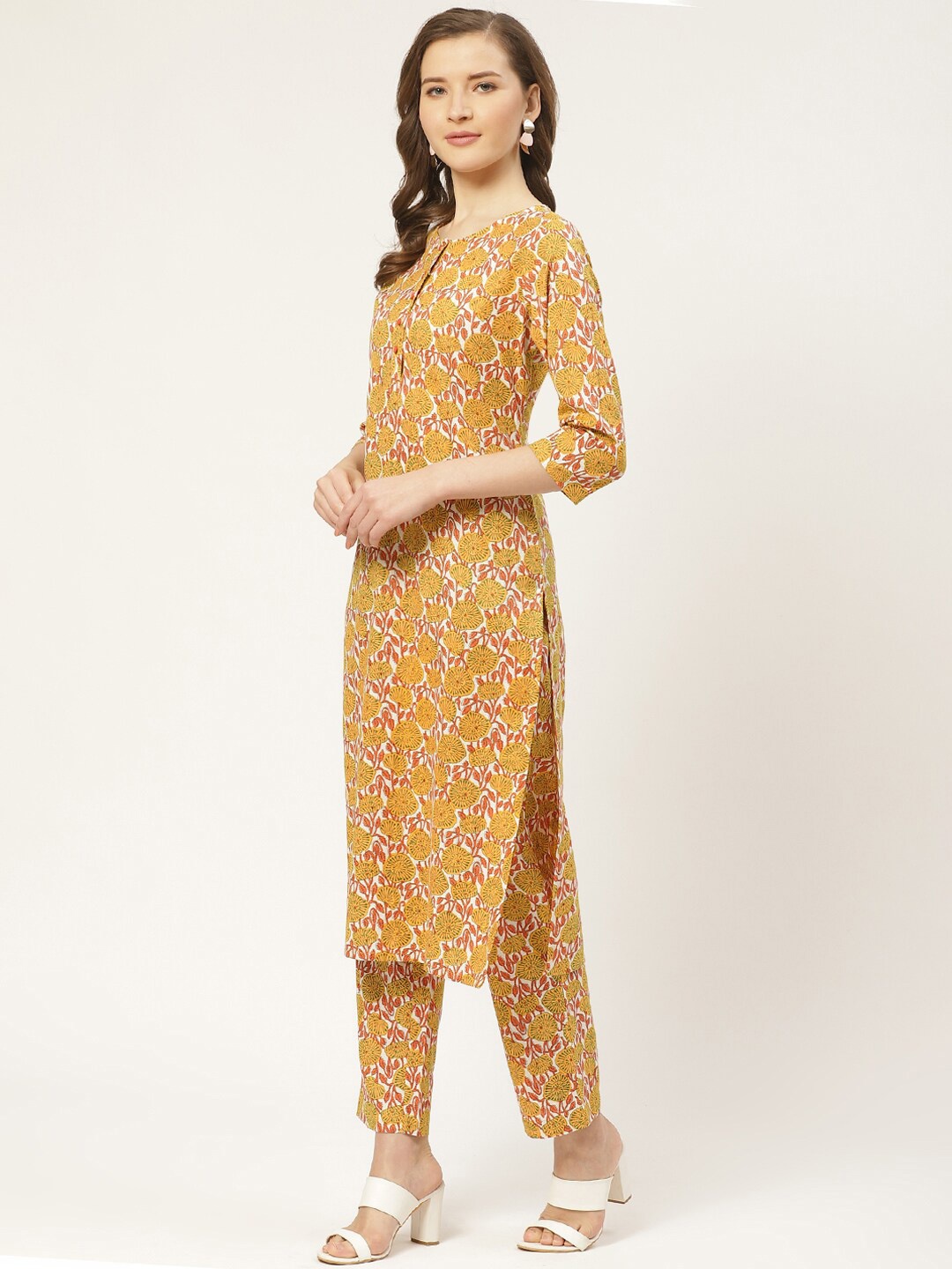 

Sangria Floral Block Printed Pure Cotton Straight Kurta, Yellow