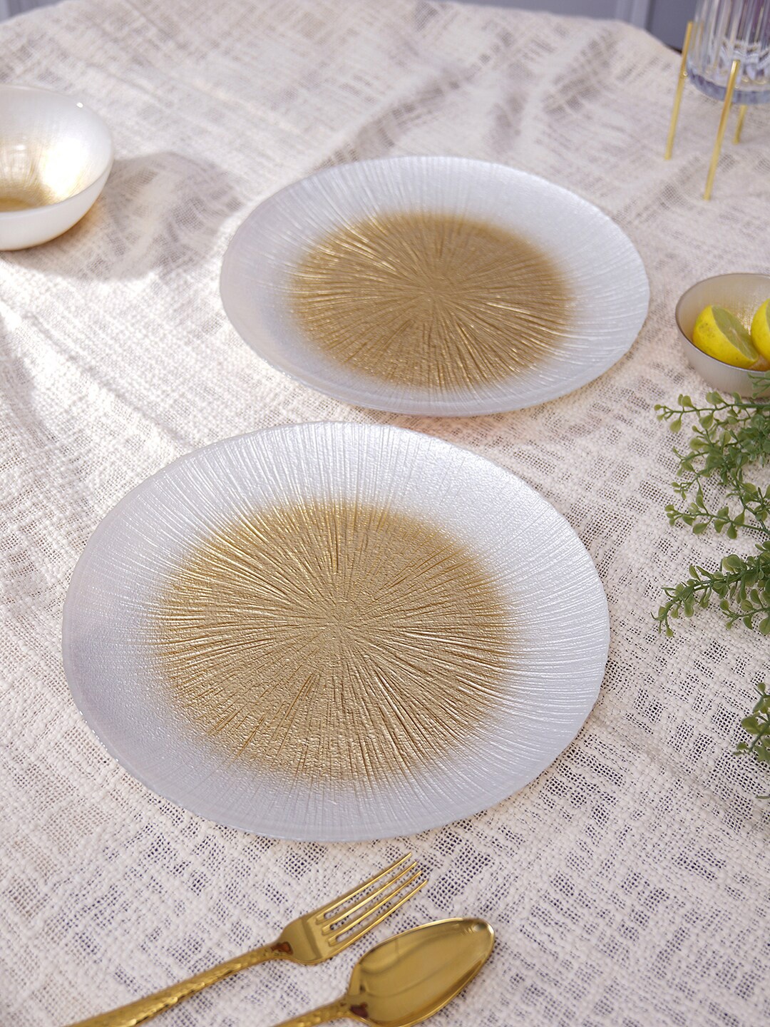 

Pure Home and Living White & Gold Toned 2 Pieces Radial Gradient Textured Glass Plates