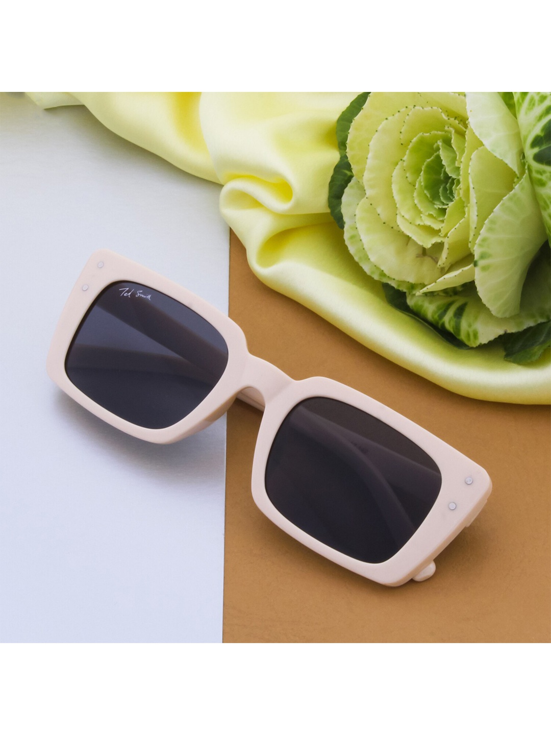 

Ted Smith Rectangle Sunglasses With UV Protected Lens TSA-TWOPINES_CRM-Grey