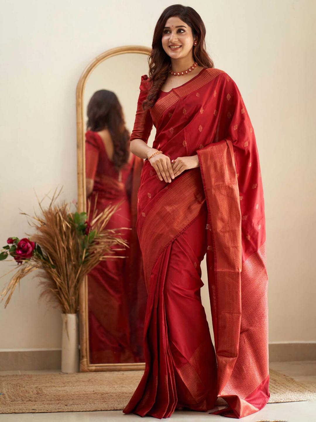 

Jinax Floral Woven Design Pure Silk Banarasi Saree, Red