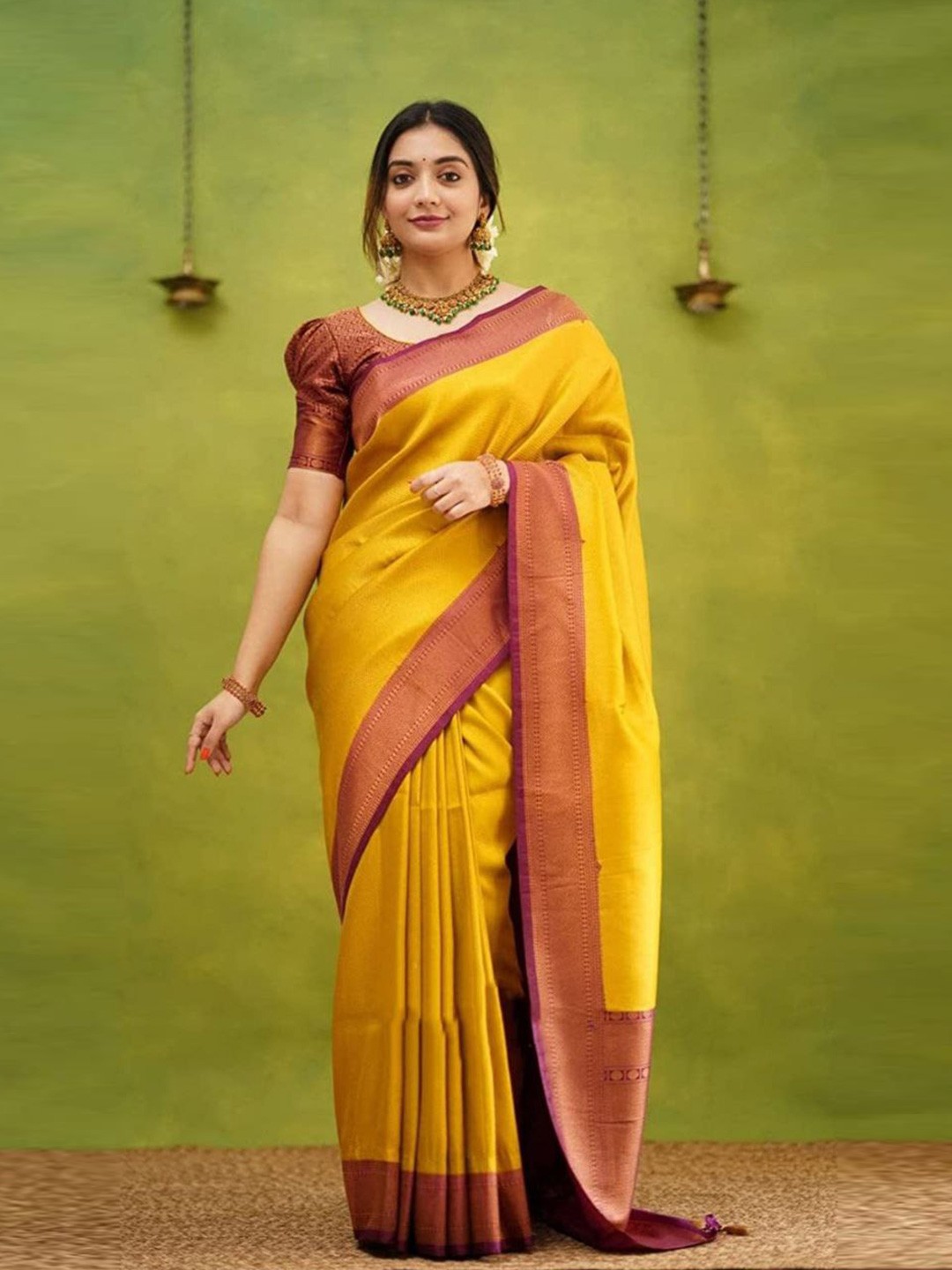 

Jinax Checked Pure Silk Banarasi Saree, Yellow