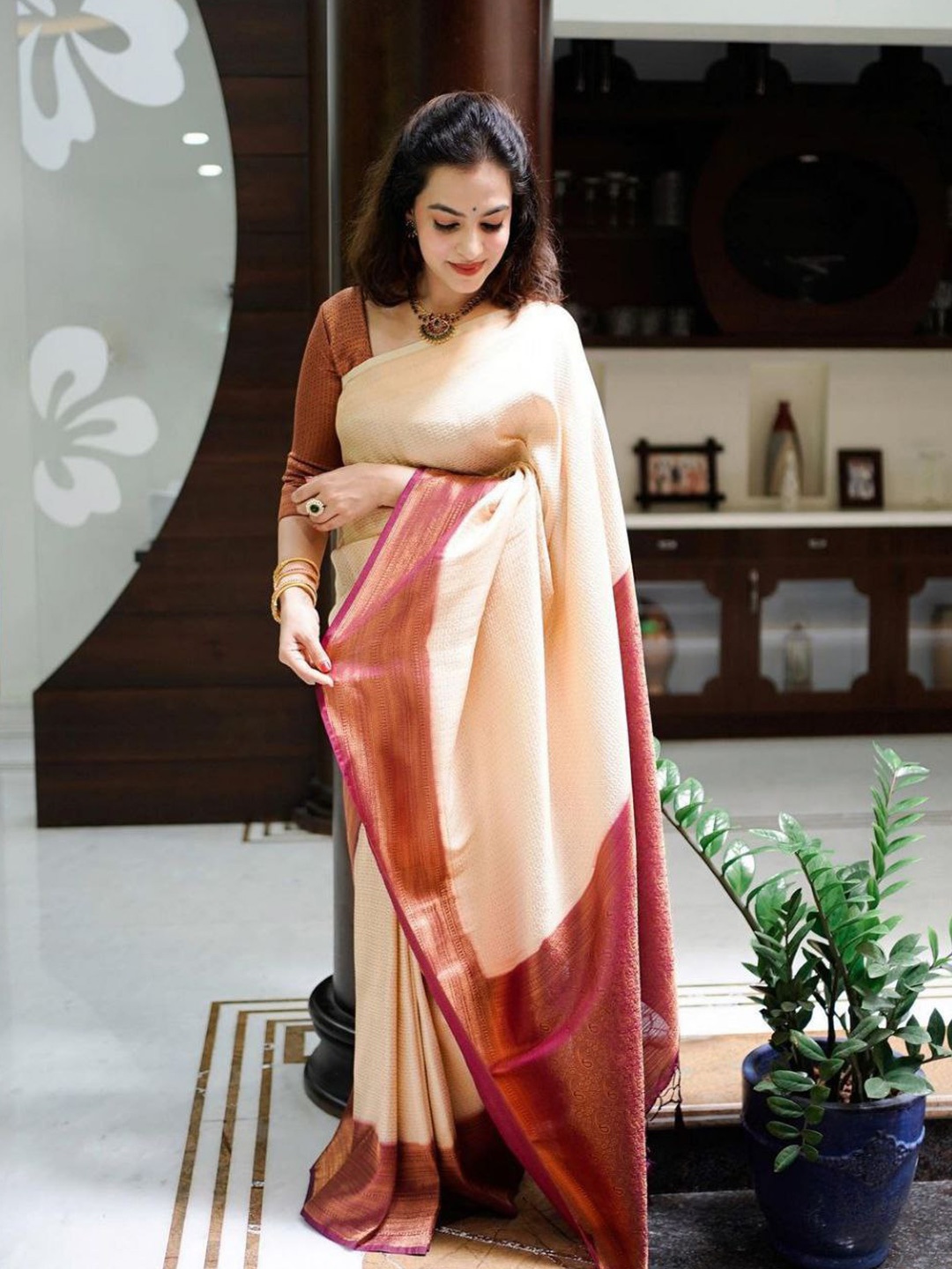 

Jinax Ethnic Motifs Woven Design Pure Silk Banarasi Saree, Cream
