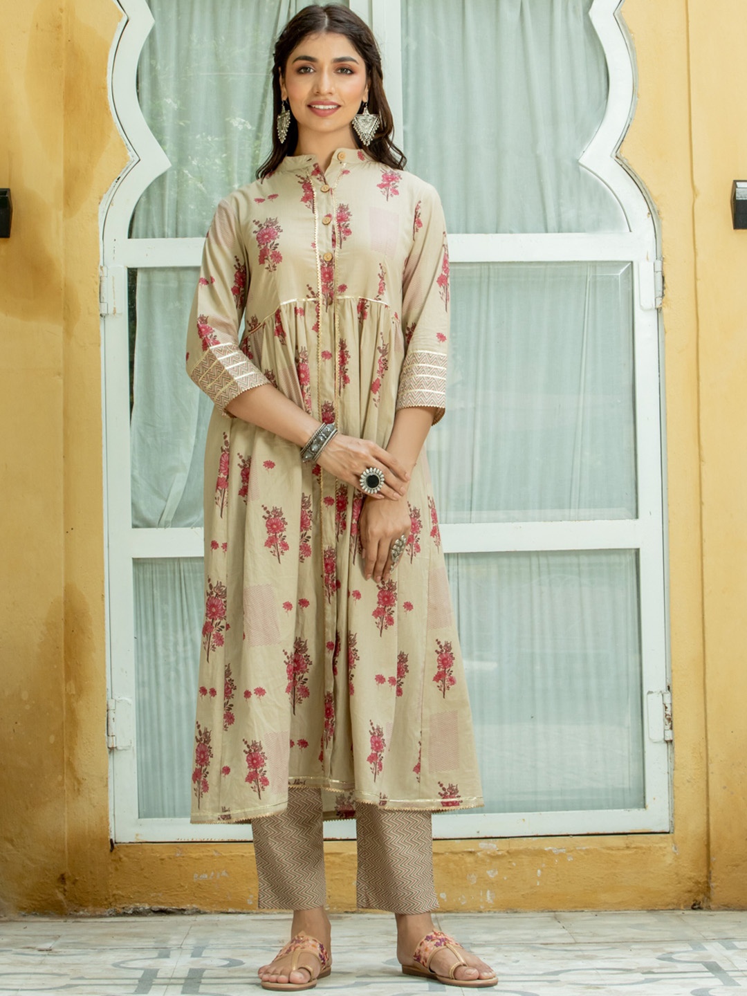 

Kohsh Floral Printed Gotta Patti A-Line High Slit Pure Cotton Kurta With Trousers, Brown