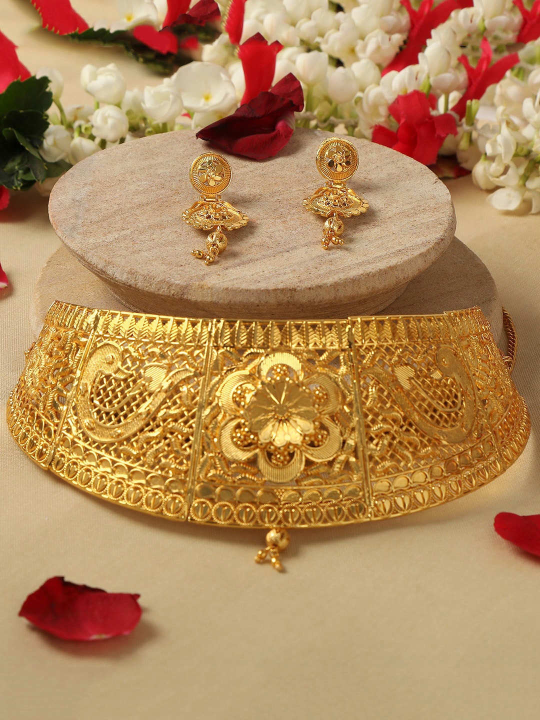 

Alamod Gold-Plated Antique Jewellery Set