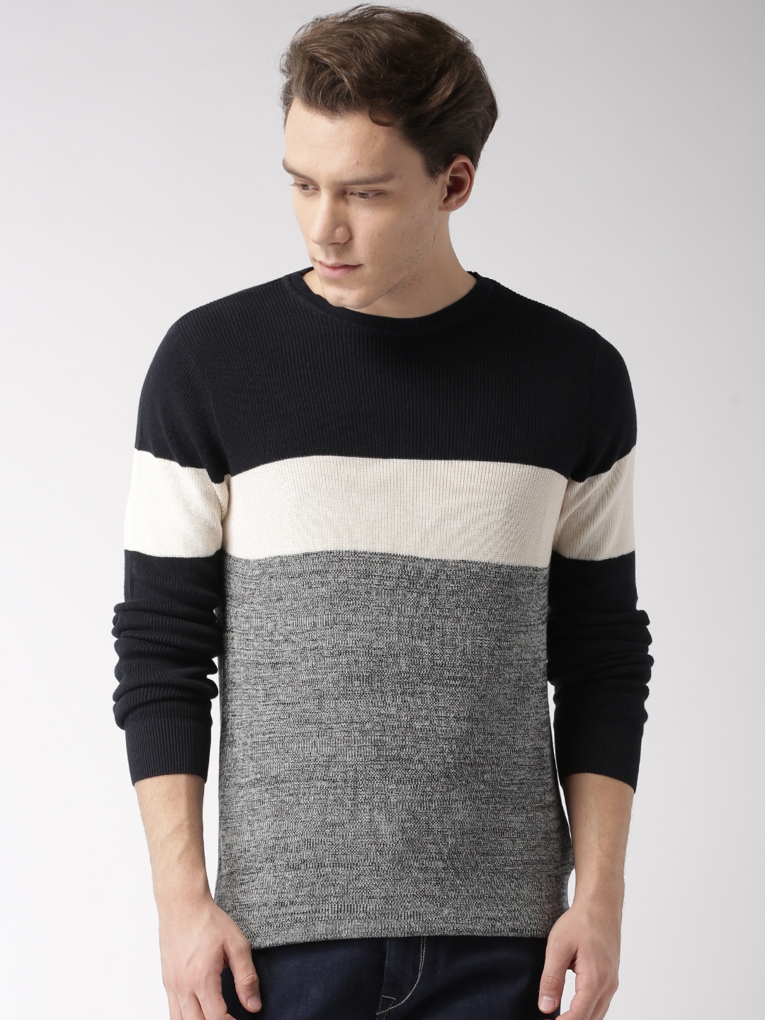 

Celio Men Grey & Navy Colourblocked Pullover