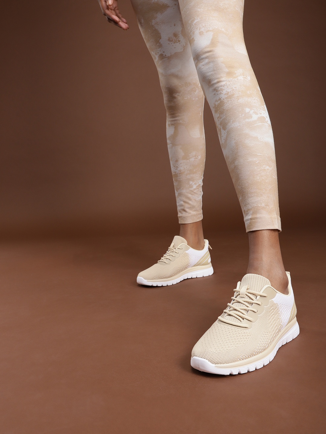 

Roadster Women Textured Running Shoes, Beige