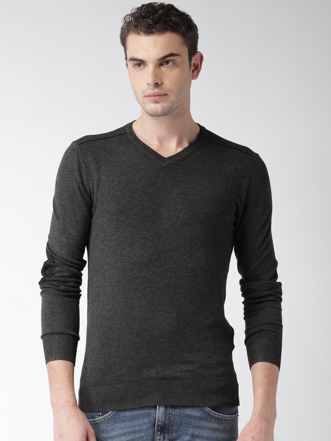 

Celio Men Charcoal Grey Solid Pullover Sweater