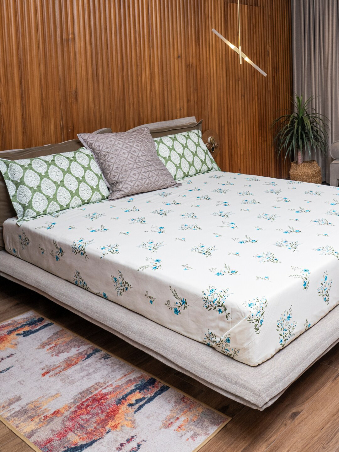 

URBAN SPACE Amsterdam Valley 220 TC Floral Fitted King Bedsheet, White