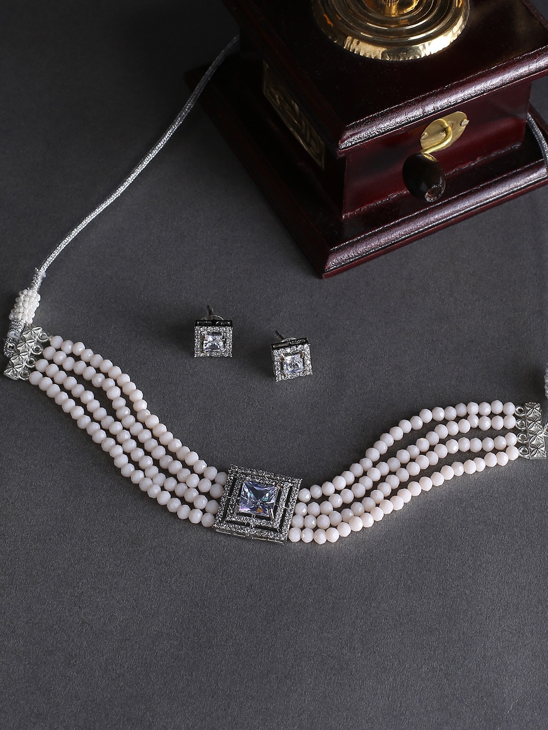 

justpeachy Silver-Plated Stone Studded & Beaded Jewellery Set