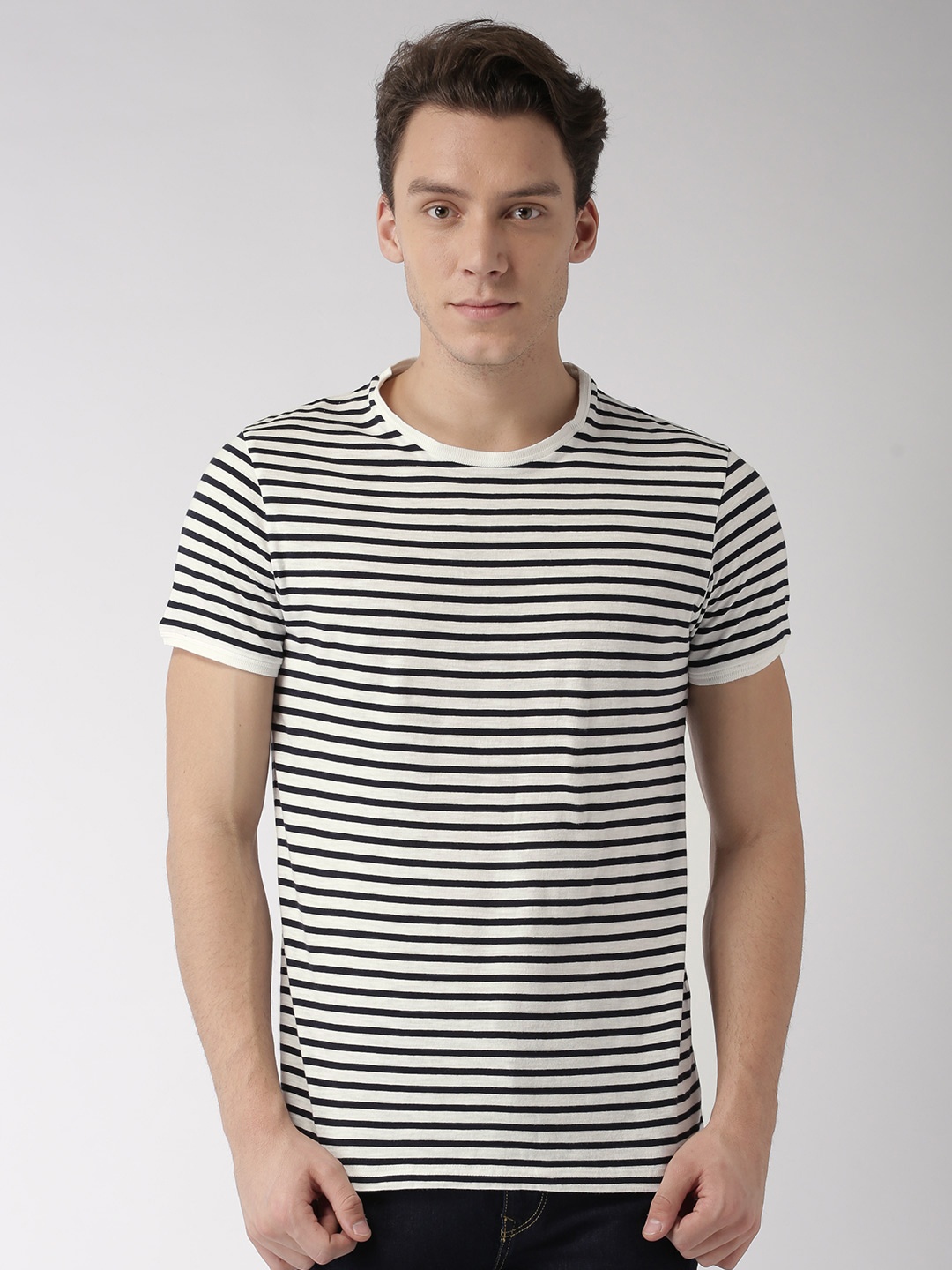 

Celio Men White Navy Striped Round Neck Pure Cotton T-shirt