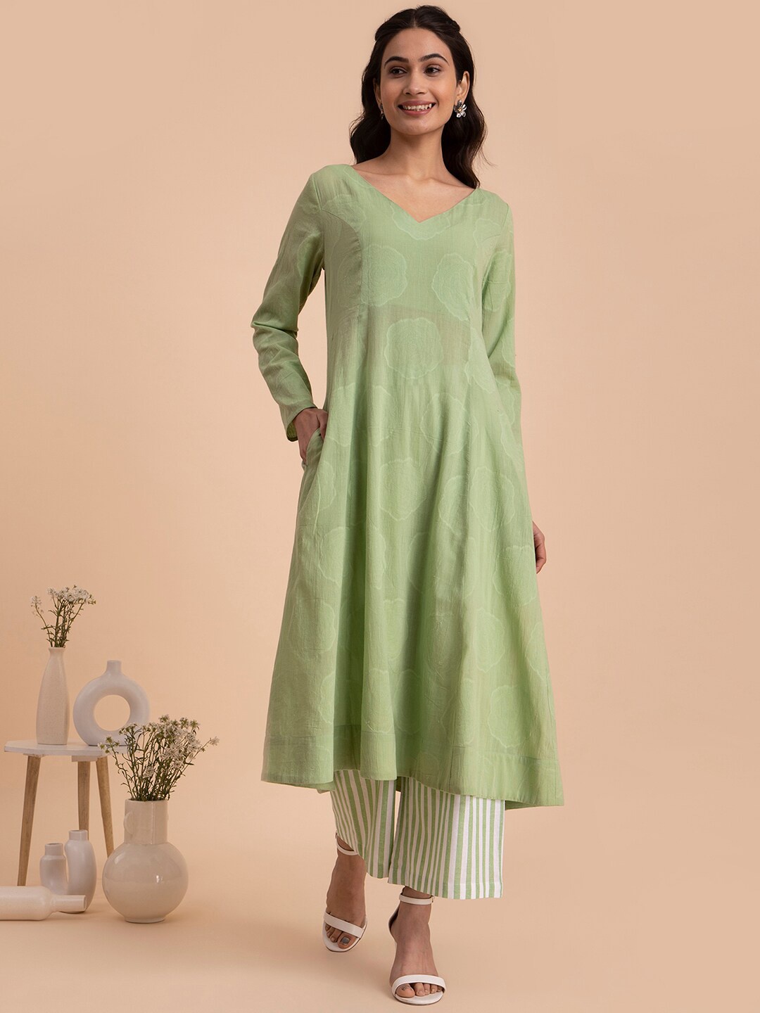 

Pink Fort Floral Printed Jacquard Anarkali Pure Cotton Kurta with Palazzos, Green