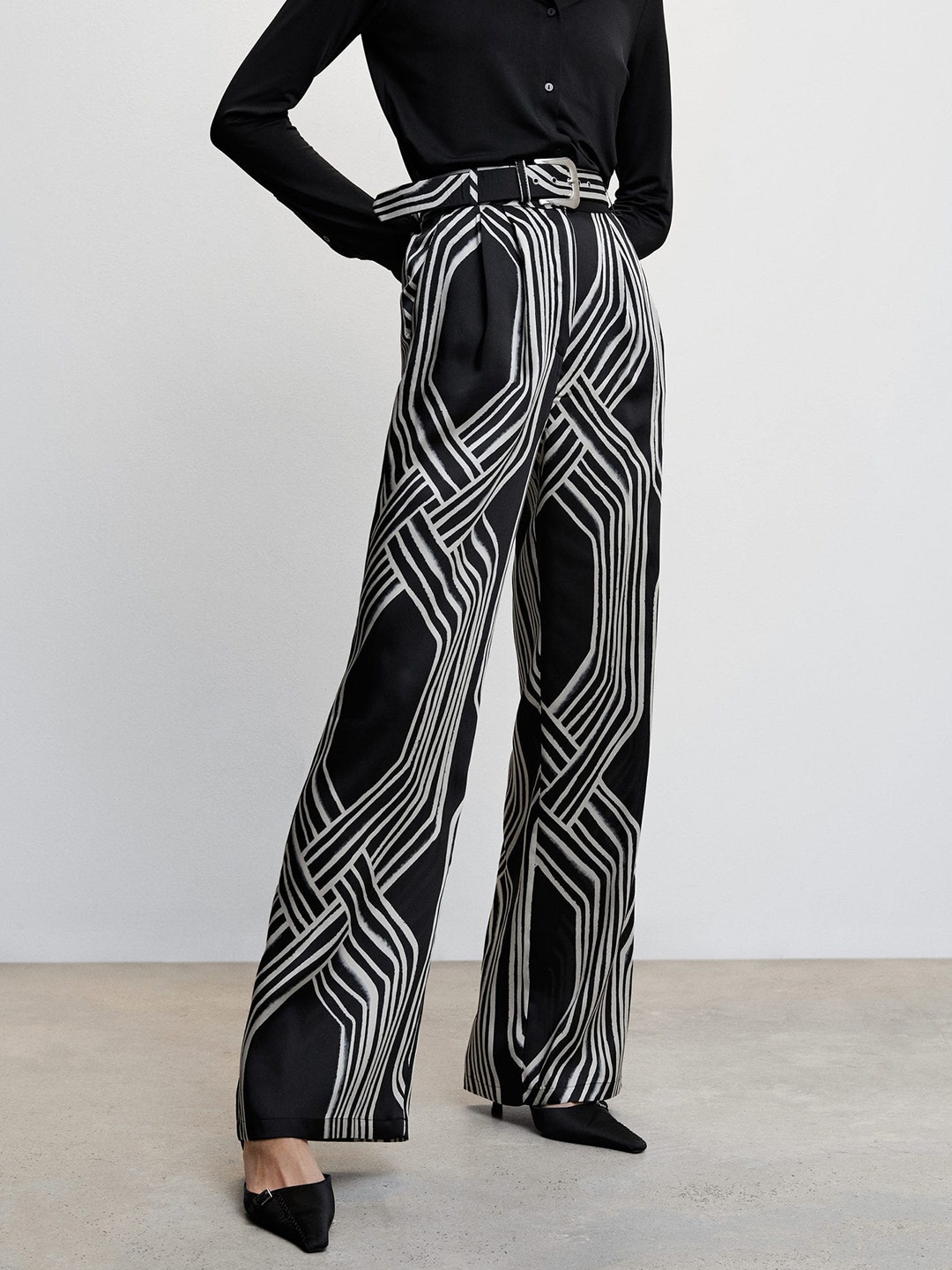 

MANGO Striped High-Rise Trousers with a Belt, White