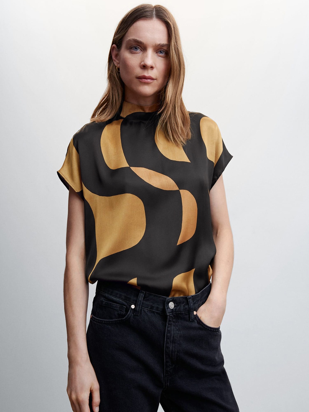 

MANGO Geometric Print Satin Extended Sleeves Top, Black