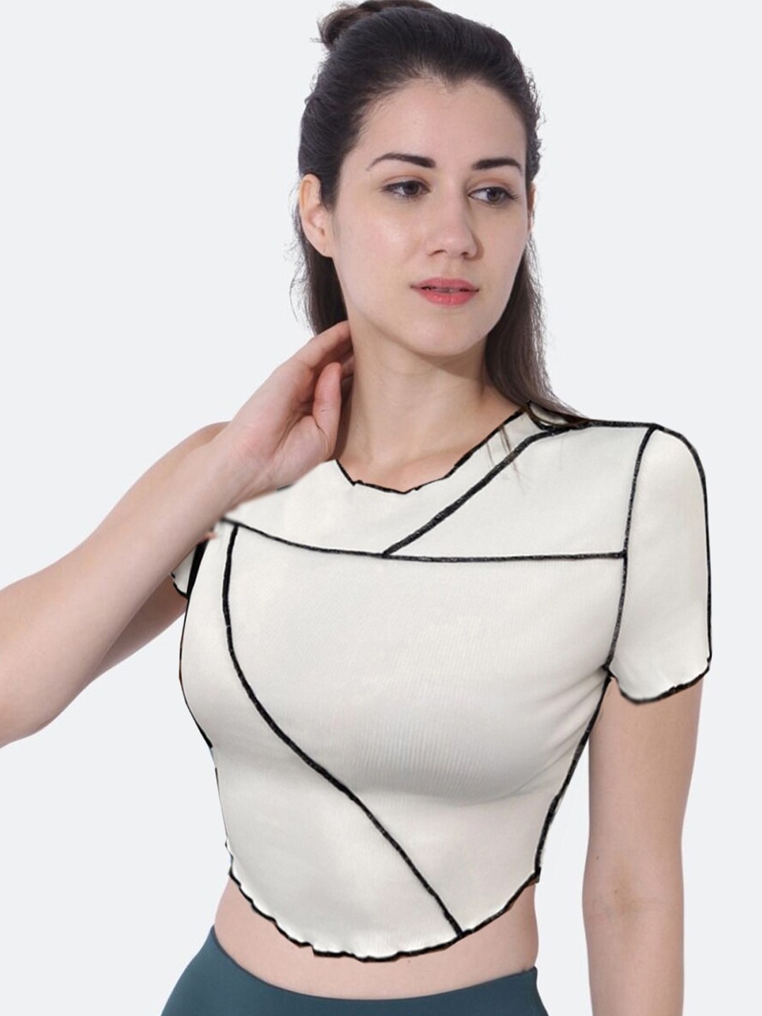 

CLAFOUTIS Curved Hem Crepe Crop Fitted Top, White
